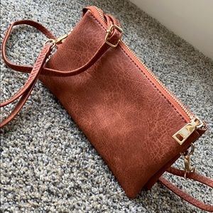 Crossbody- Triple Zip